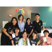 幼教系曹亞倫老師於至新加坡幼兒園參訪實習之學生合影