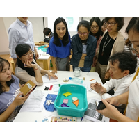 幼教系辛靜婷老師與泰國學者Chanyah Dahsah至信誼基金會辦理STEM課程工作坊